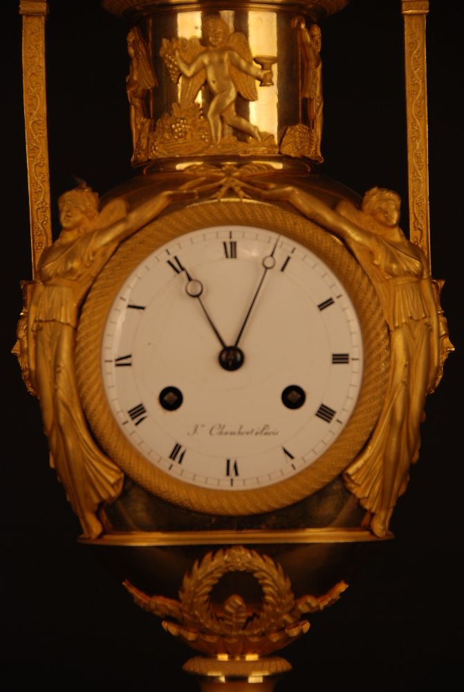 PV05 Vaseshape mantelclock with gilt case - image 3