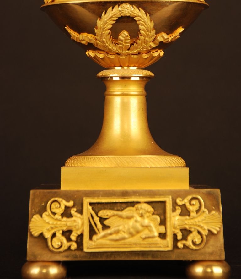 PV05 Vaseshape mantelclock with gilt case - image 4