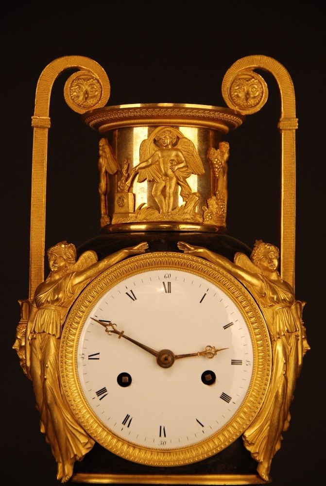 PV04 Vaseshape mantelclock with gilt and patina case - image 5