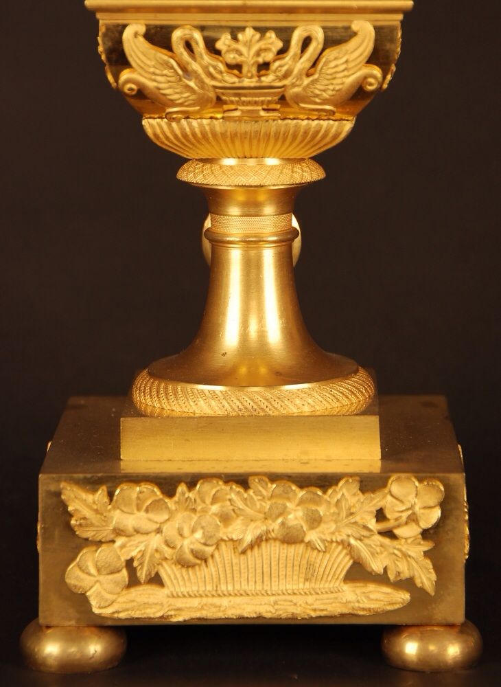 PV07 French 'Urn' or vaseshape mantel clock - afbeelding 3