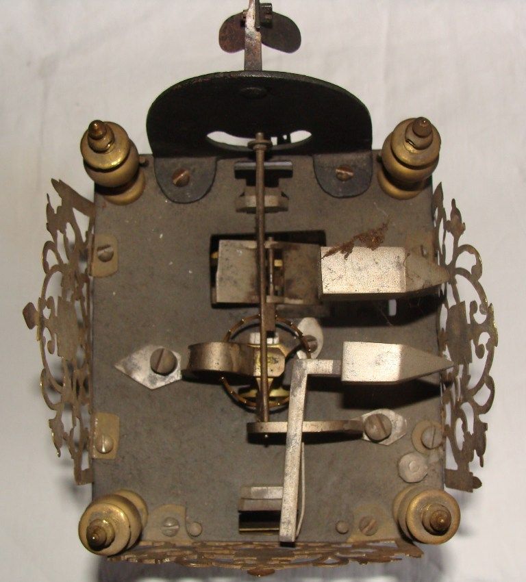 LA09 One hand lantern clock - image 3