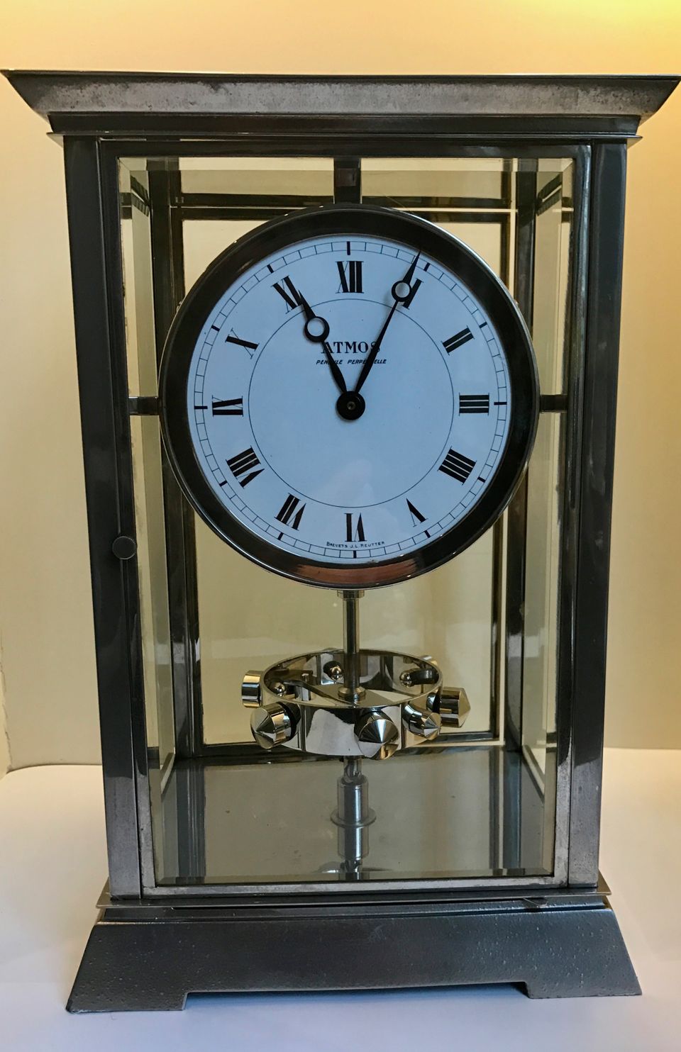 M226 Nikkelen art deco stijl J.L. Reutter Atmos vier glazen Atmos klok, hoge uitvoering - afbeelding 2