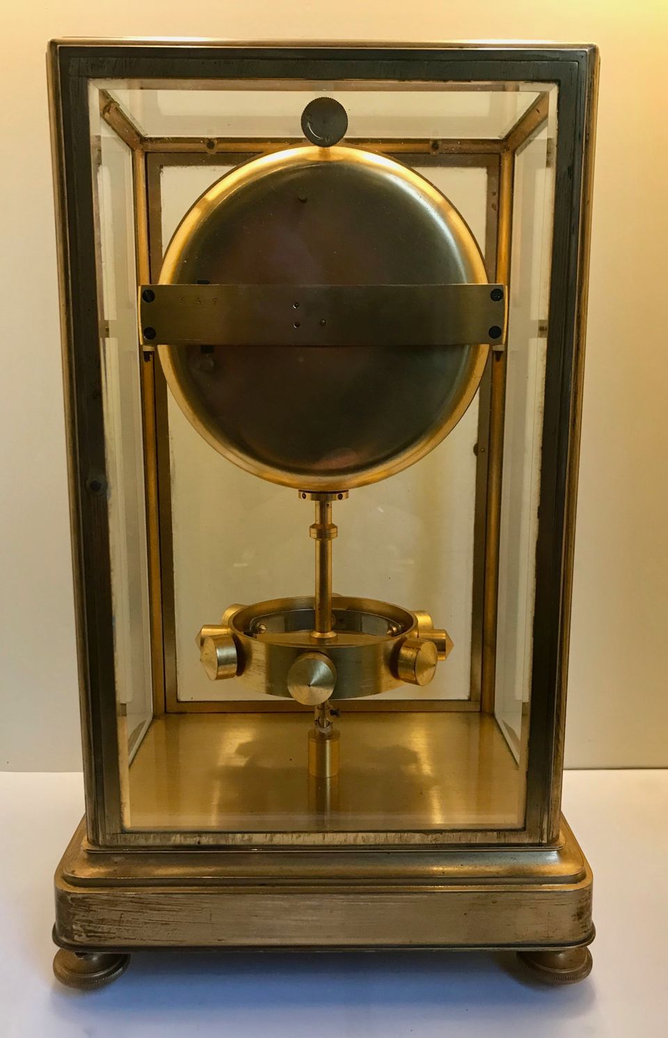 M247 Large Reutter gilt brass Atmos K1, no 547, 5 glasses, France circa 1930. - image 4