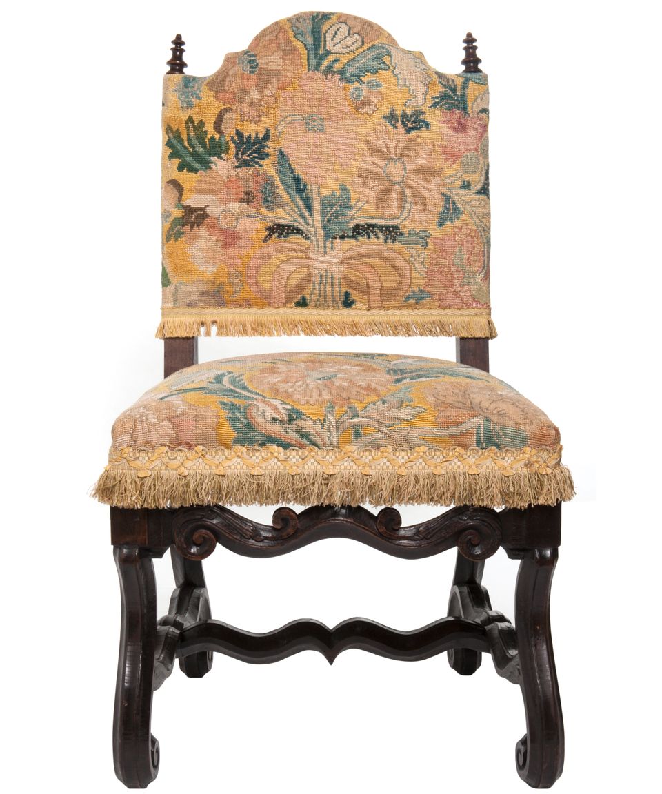 A Pair of Tapestry Upholstered Chestnut Louis XIV Chairs - afbeelding 4
