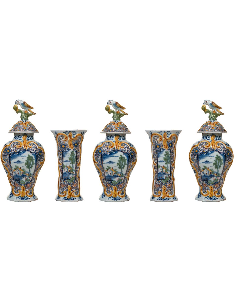 A Polychrome 5-Piece Dutch Delft Garniture - afbeelding 2
