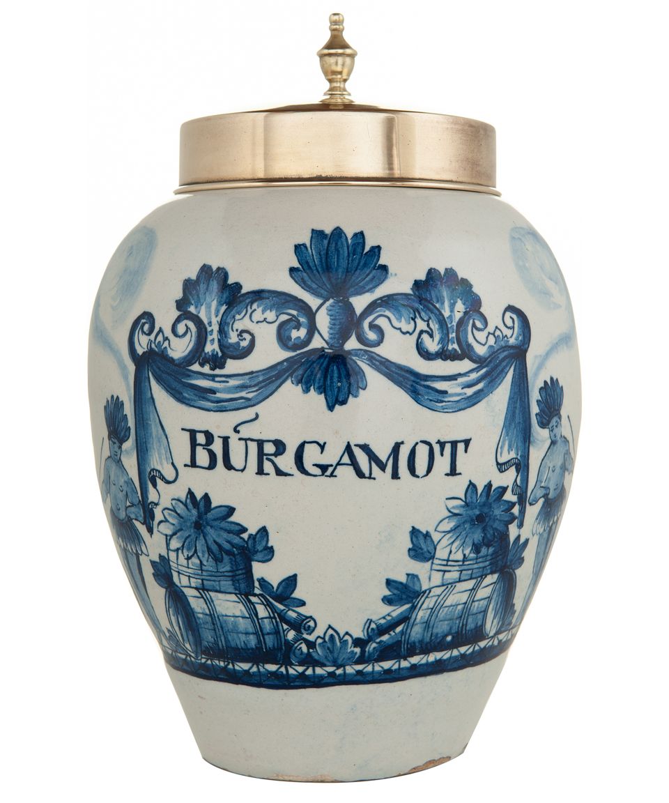 Een Paar Delfts Aardewerk Tabakspotten met Koperen Deksels - 'Burgamot' en 'Rappé' - afbeelding 3