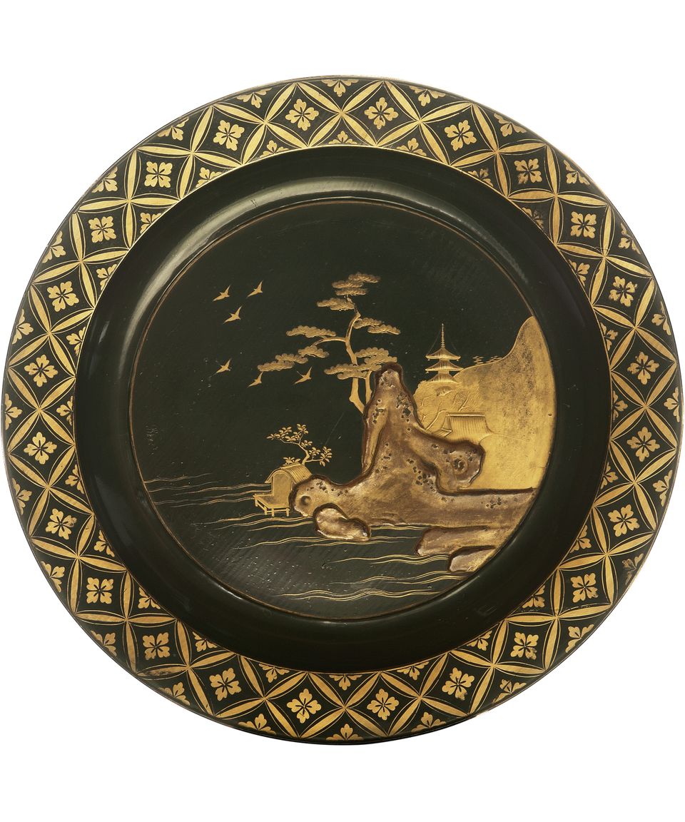 A Pair Japanese Export Black Lacquered Woden Plates - Edo period - image 3