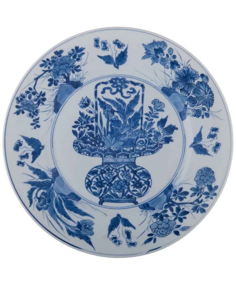 Three Blue and White Kangxi  Dishes, with Flowerbasket - afbeelding 2