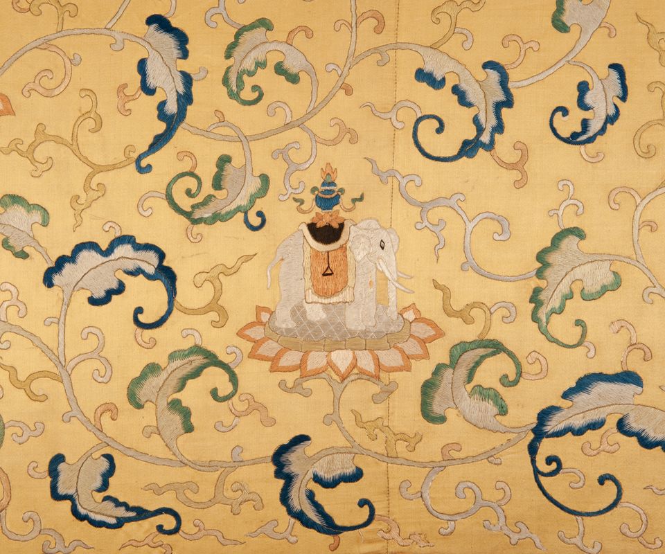 An Imperial Yellow-ground Embroidered Silk Panel - image 10