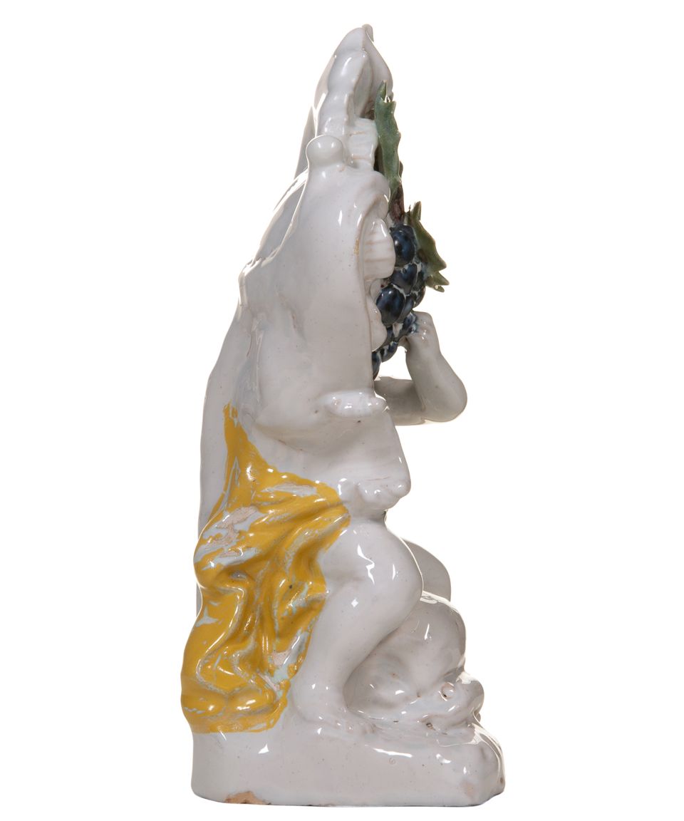 A Schrezheim Faïence Statuette Representing the 'Autumn' - afbeelding 3