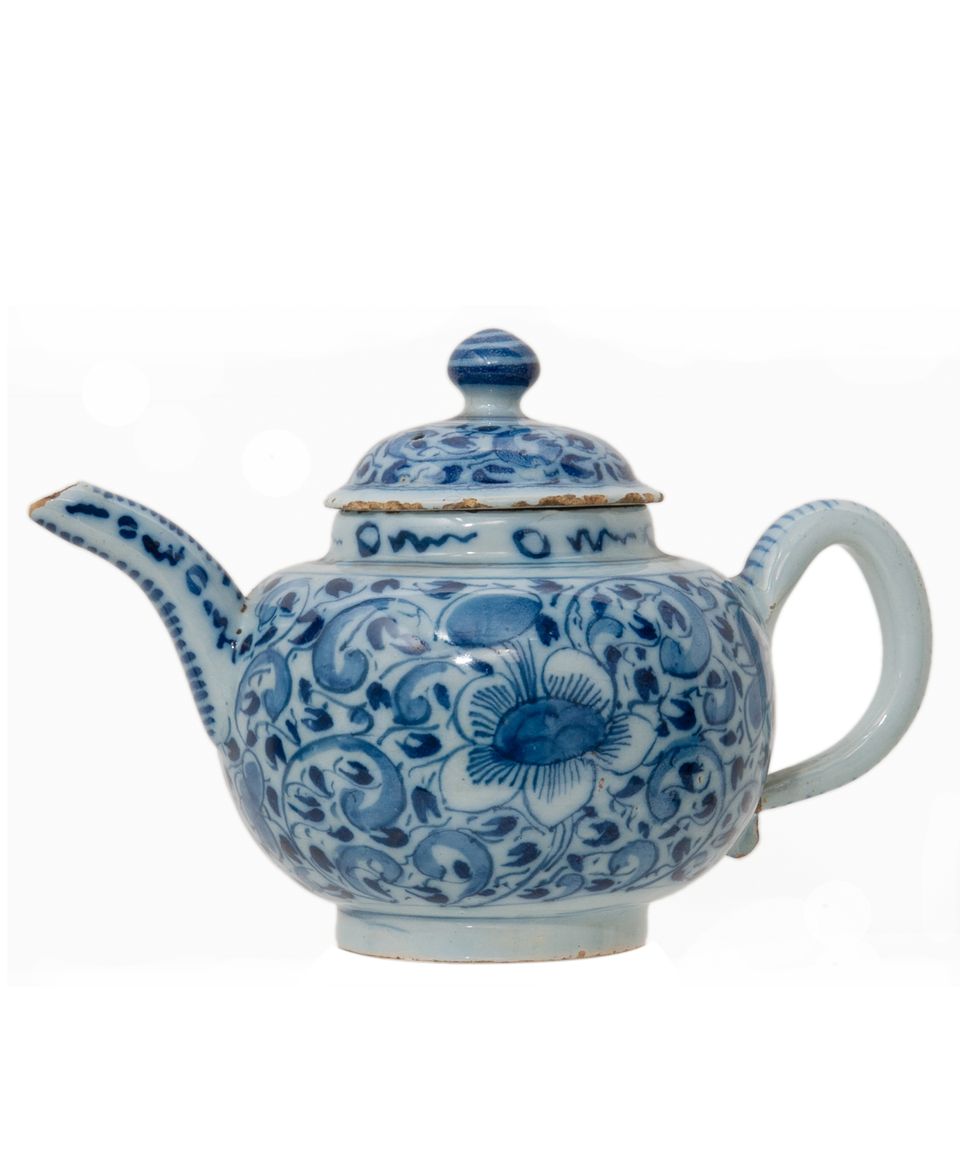 Dutch Delft Blue and White Teapot and Cover - image 5