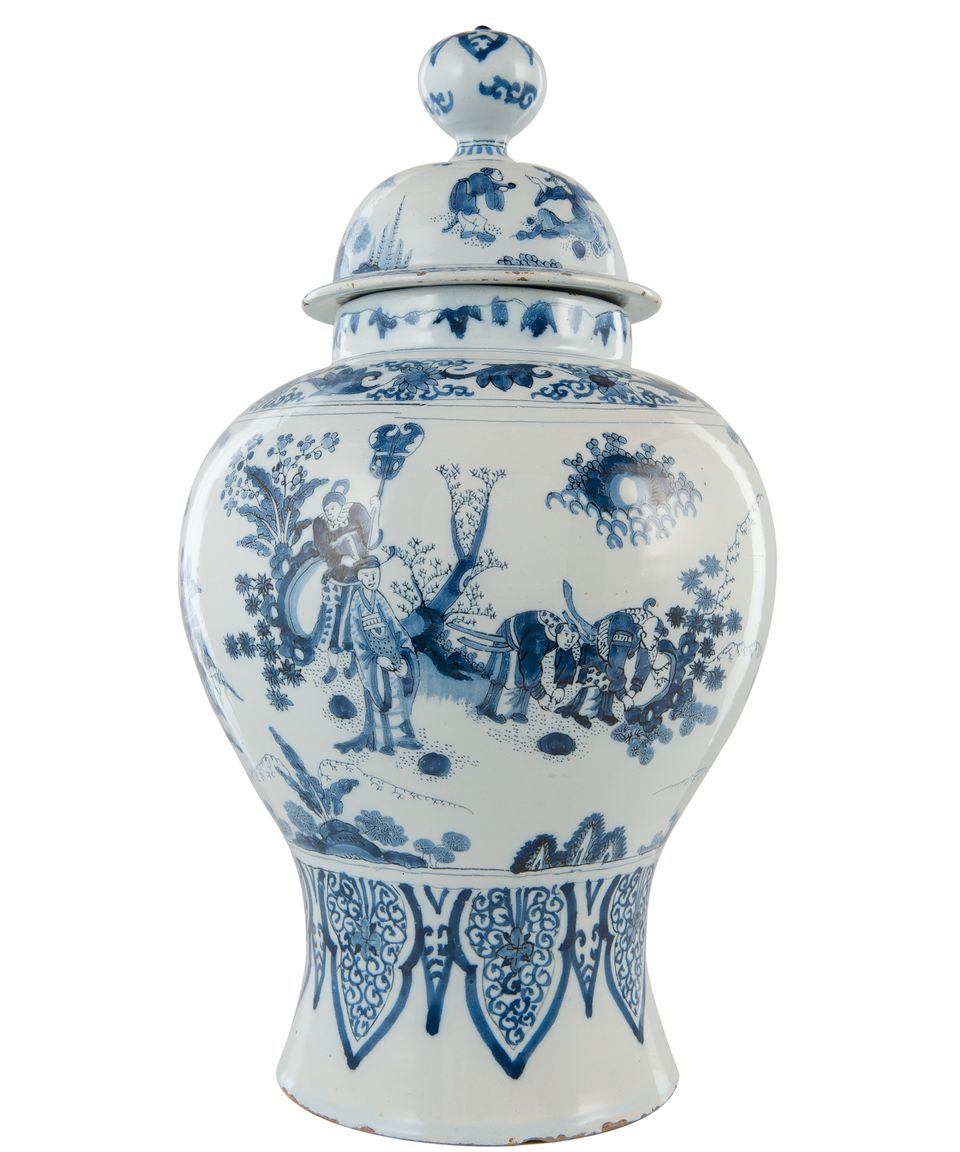 Een Driedelig Blauw - Wit Kaststel in Delfts Aardewerk - afbeelding 4